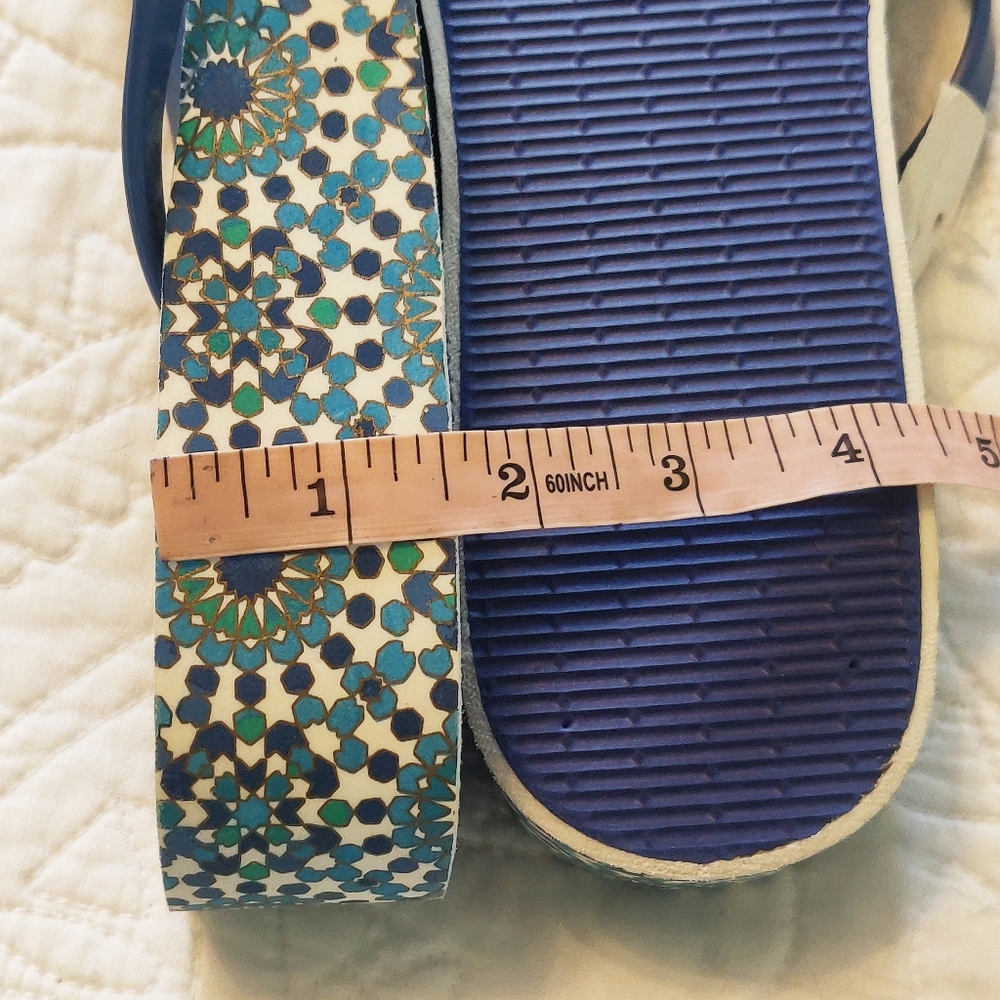 New blue flip flops. - Picture 10 of 11